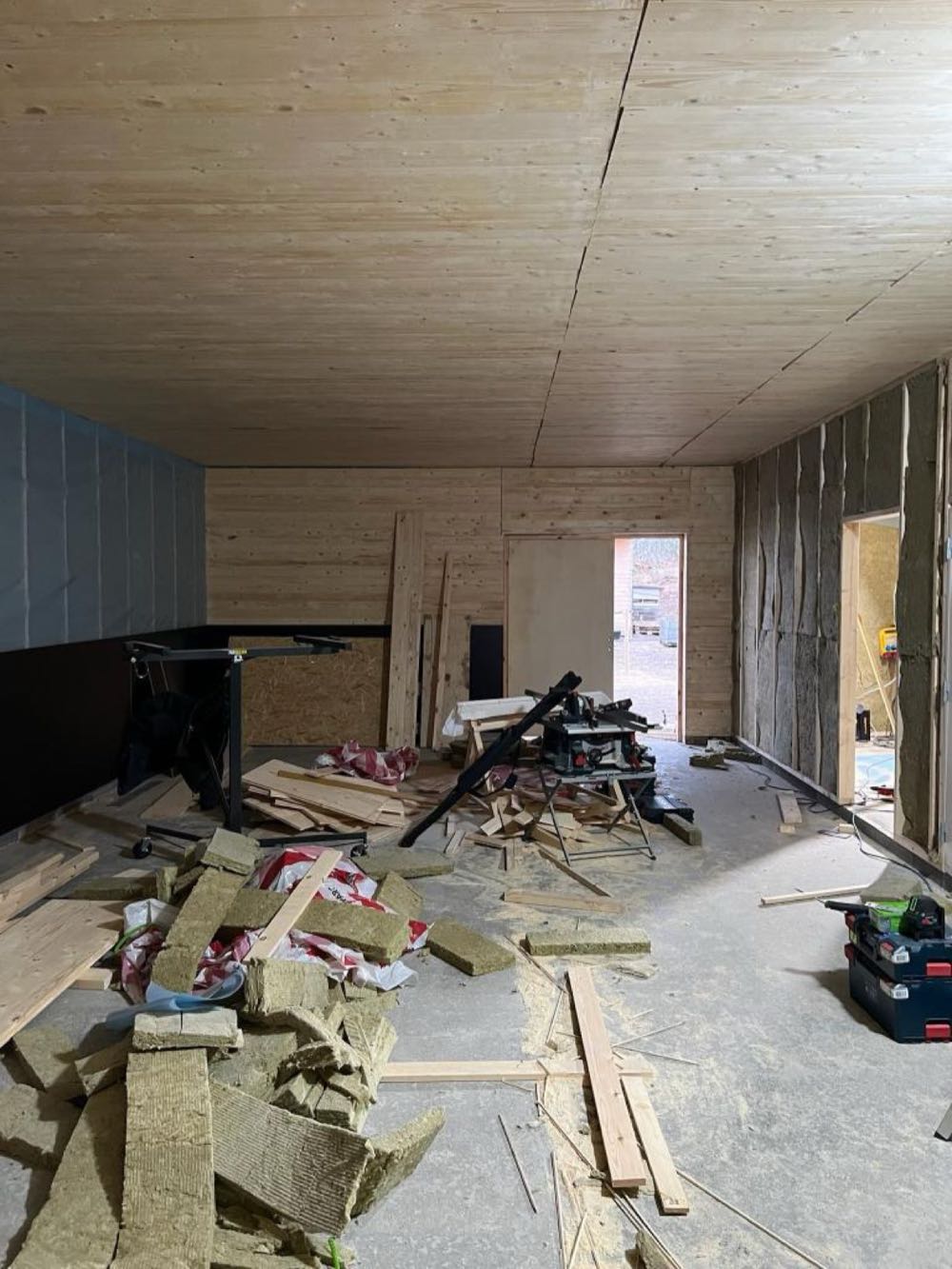 Konstruktionsarbete i stallbyggnad